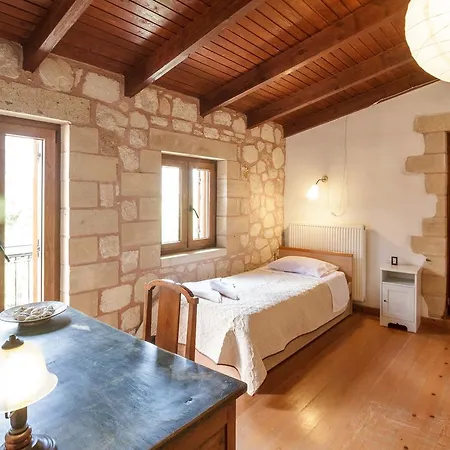 Dom wakacyjny Traditional Elegant Cretan Stone For Families